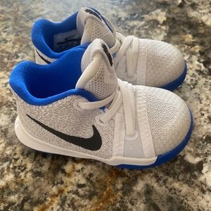 Nike 5C Boy Shoes
